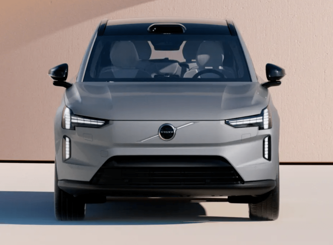 驾驶模拟游戏苹果版:豪华纯电大型SUV沃尔沃EX90亮相，2024年国产销售